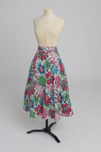 Load image into Gallery viewer, Vintage 1940s original CC41 novelty print skirt in moygashel UK 8 S