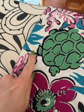 Load image into Gallery viewer, Vintage 1940s original CC41 novelty print skirt in moygashel UK 8 S