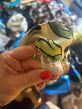 Load image into Gallery viewer, Vintage 1940s original CC41 novelty print skirt in moygashel UK 6 8 S