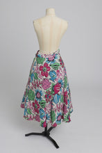Load image into Gallery viewer, Vintage 1940s original CC41 novelty print skirt in moygashel UK 8 S