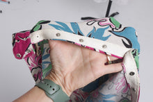 Load image into Gallery viewer, Vintage 1940s original CC41 novelty print skirt in moygashel UK 8 S
