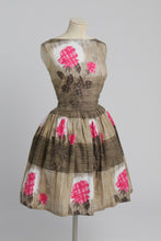 Load image into Gallery viewer, Vintage 1950s original Linzi Line pink floral print cotton dress UK 8 US 4 XS S

