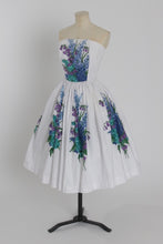Load image into Gallery viewer, Vintage 1950s original floral print cotton dress by Bernshaw UK 6 US 2 XS
