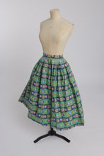 Load image into Gallery viewer, Vintage 1950s original Sportaville floral print cotton pleated skirt UK 6 XS
