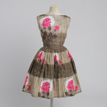 Load image into Gallery viewer, Vintage 1950s original Linzi Line pink floral print cotton dress UK 8 US 4 XS S
