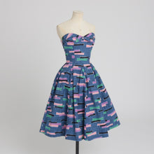 Load image into Gallery viewer, Vintage 1950s original Alice Edwards novelty print cotton strapless dress UK 6 XS
