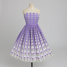 Load image into Gallery viewer, Vintage 1950s original Sambo fashions floral print purple cotton dress UK 6 8 XS S
