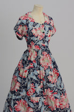 Load image into Gallery viewer, Vintage 1940s original feedsack type cotton floral print dress UK 12 US 8 M
