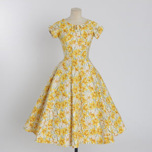 Vintage 1950s original floral daffodil print cotton dress by Gray Rose XS UK 6 US 2