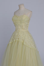 Load image into Gallery viewer, Vintage 1950s original lemon yellow lace and net cocktail dress UK 6 XS
