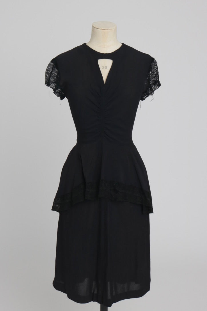 Vintage 1940s original black crepe and lace peplum dress UK 6 8 XS S