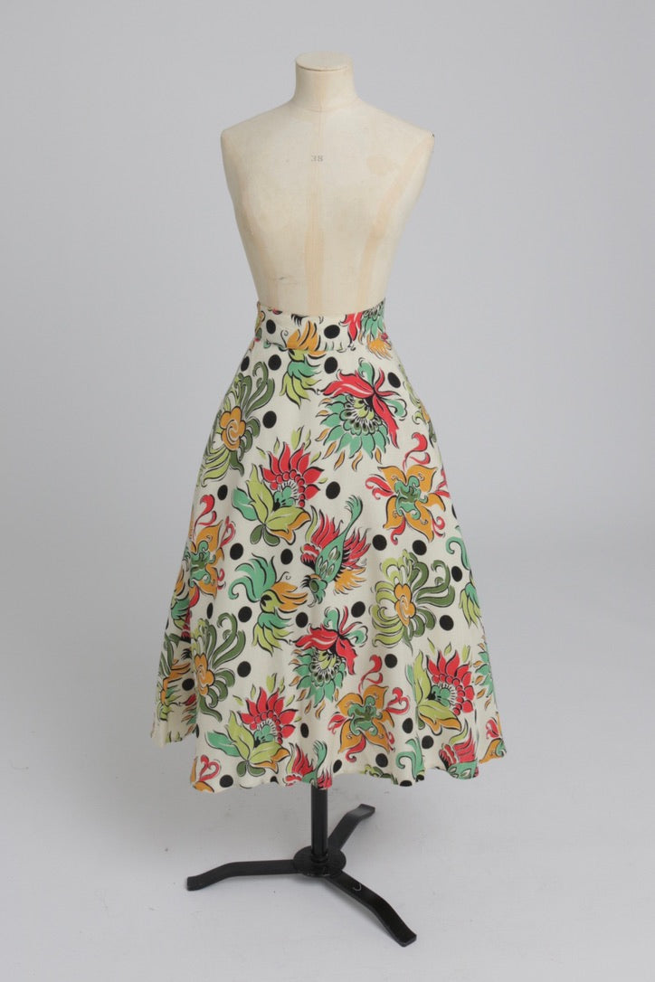 Vintage 1940s original CC41 novelty print skirt in moygashel UK 6 8 S