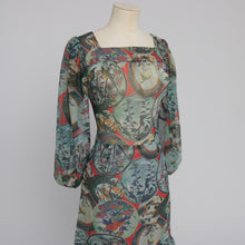Load image into Gallery viewer, Vintage 1970s original novelty plate print dress by Hildebrand UK 8 10 US 4 6 S
