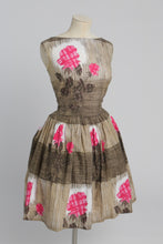 Load image into Gallery viewer, Vintage 1950s original Linzi Line pink floral print cotton dress UK 8 US 4 XS S
