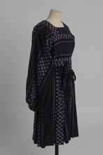 Load image into Gallery viewer, Vintage 1970s original Jeff Banks black and purple chequered dress with balloon sleeve UK 6 8 XS
