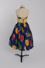 Load image into Gallery viewer, Vintage 1950s original blue cotton overblown floral print by Herald fashions UK 6 XS
