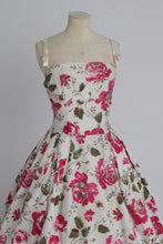 Load image into Gallery viewer, Vintage 1950s original Frank Usher floral print cotton dress UK 8
