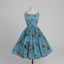 Load image into Gallery viewer, Vintage 1950s original Polly Peck floral print dress and matching shawl UK 8 S

