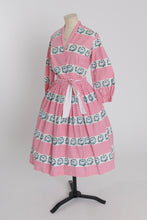 Load image into Gallery viewer, Vintage 1950s original novelty print Horrockses fashions rose housecoat UK 6 8 US 2 4 XS S
