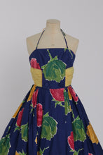 Load image into Gallery viewer, Vintage 1950s original blue cotton overblown floral print by Herald fashions UK 6 XS
