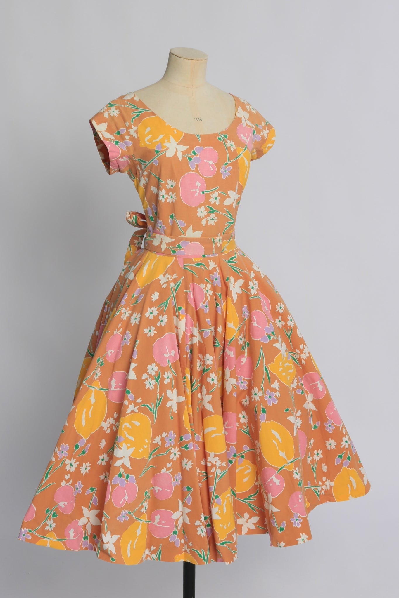 Vintage 1950s original tan fruit and floral print Horrockses dress